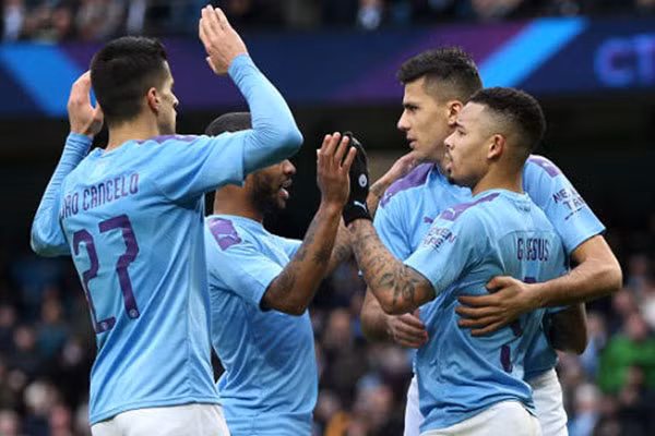 Man City – Man United: Vì chiếc cúp cuối cùng?