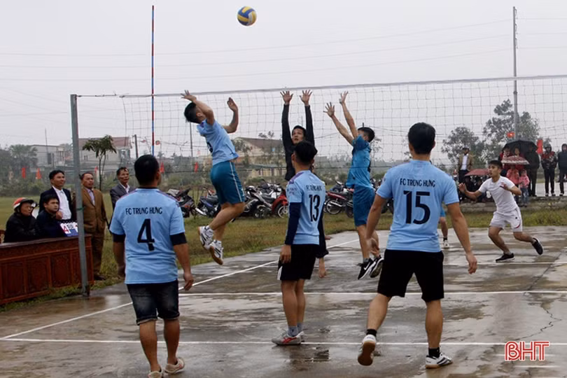 Thành phố Hà Tĩnh sôi nổi tổ chức thi đấu bóng chuyền mừng Đảng, mừng Xuân