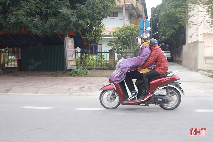 Người Hà Tĩnh co ro trong tiết trời rét đậm đầu năm