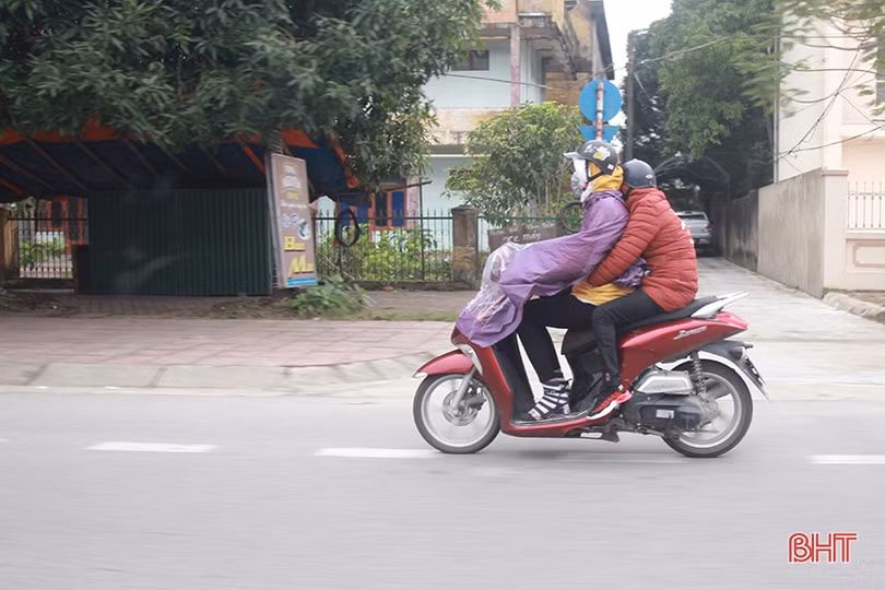 Người Hà Tĩnh co ro trong tiết trời rét đậm đầu năm
