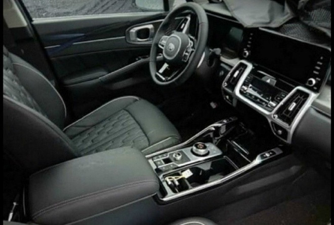 Rò rỉ hình ảnh Kia Sorento 2021 trước ngày ra mắt