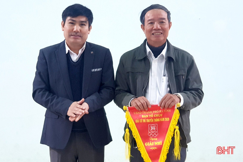 Kỳ thủ Lê Văn Đồng vô địch Giải cờ thẻ TP Hà Tĩnh