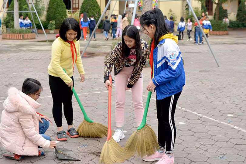 Học sinh Hà Tĩnh hào hứng khởi động ngày học đầu năm Canh Tý