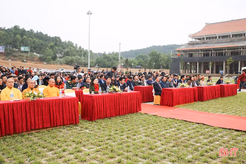 Hà Tĩnh tưng bừng khai hội Chùa Hương Tích năm 2020