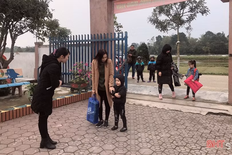 Học sinh Hà Tĩnh hào hứng khởi động ngày học đầu năm Canh Tý