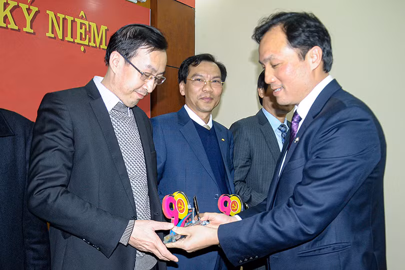 Khối cơ quan & doanh nghiệp Hà Tĩnh tuyên dương 30 bí thư, phó bí thư cấp ủy cơ sở tiêu biểu