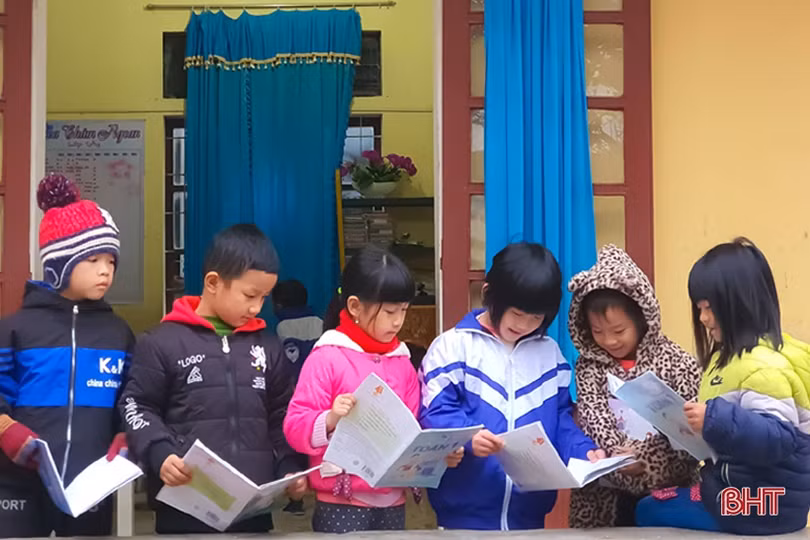 Học sinh Hà Tĩnh hào hứng khởi động ngày học đầu năm Canh Tý