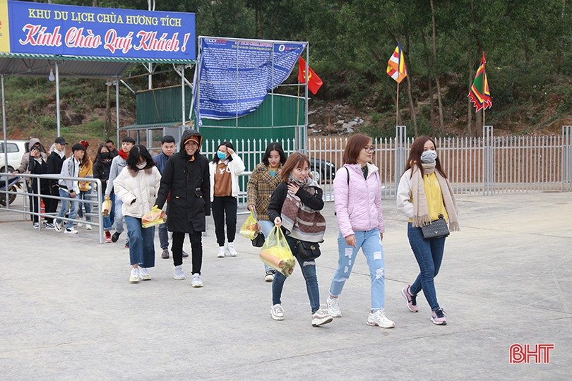 Người Hà Tĩnh co ro trong tiết trời rét đậm đầu năm