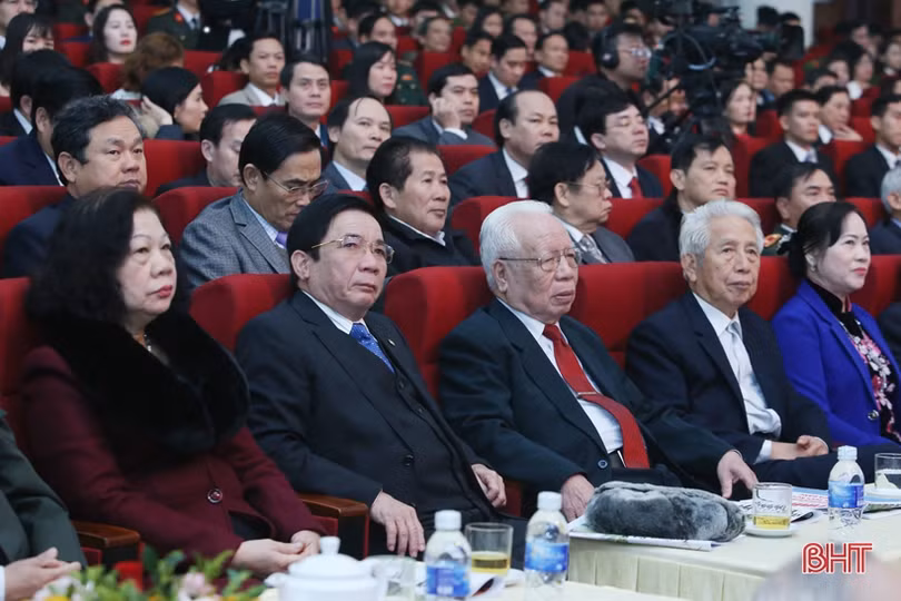 Thống nhất cao về tư tưởng, hành động trong đại hội Đảng các cấp và thực hiện nhiệm vụ chính trị