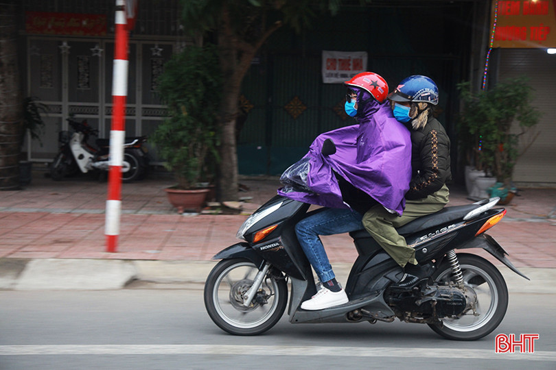 Người Hà Tĩnh co ro trong tiết trời rét đậm đầu năm