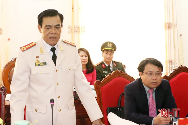 Chính phủ Lào tặng Huy chương phát triển cho Giám đốc Công an Hà Tĩnh