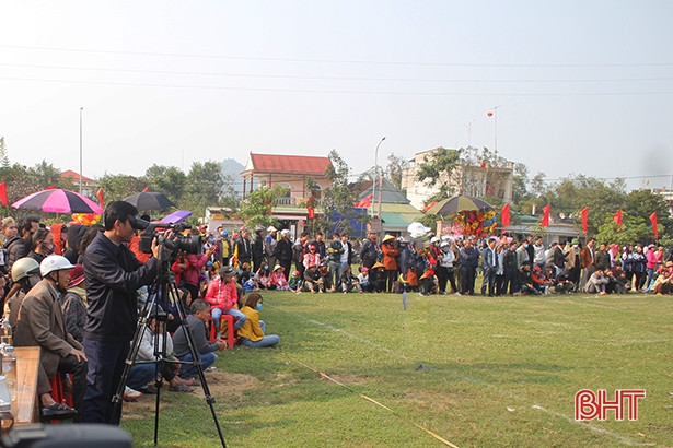 Lộc Hà khai mạc giải bóng đá nữ mừng Đảng, mừng Xuân