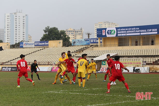 Giao hữu với SLNA, Hồng Lĩnh Hà Tĩnh thất bại không bàn gỡ