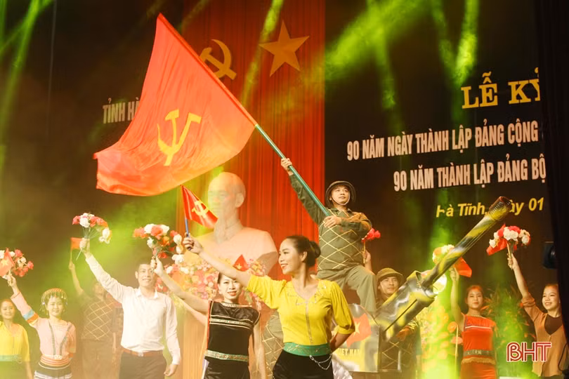 “90 mùa xuân dâng Đảng” - từ tranh đấu đến trọn niềm vui!