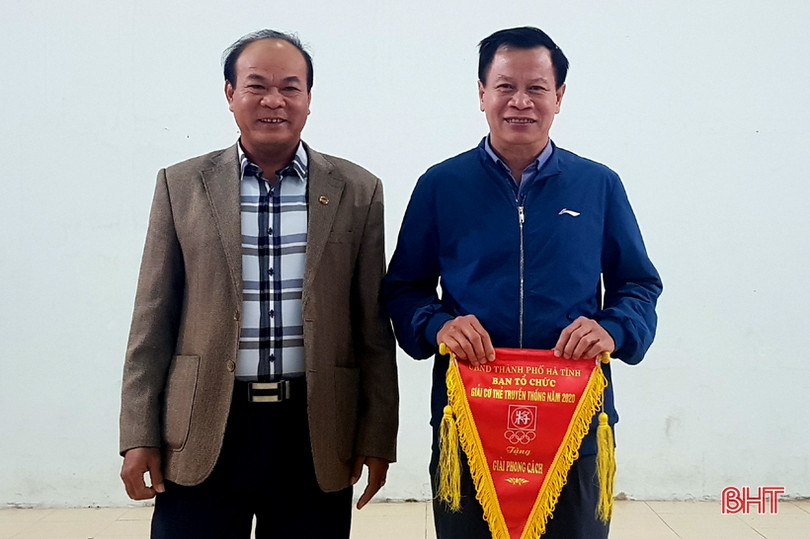 Kỳ thủ Lê Văn Đồng vô địch Giải cờ thẻ TP Hà Tĩnh