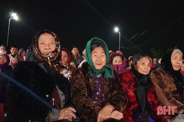 Người dân Hà Tĩnh nô nức xem trò Kiều khai hội đầu xuân