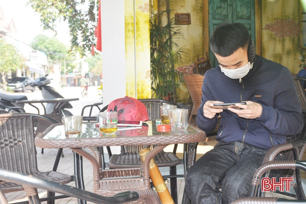 Người dân Hà Tĩnh chủ động đeo khẩu trang nơi công cộng phòng virus Corona