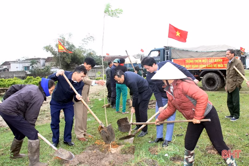 Lãnh đạo Hà Tĩnh tham gia trồng cây đầu xuân Canh Tý tại các địa phương