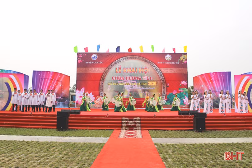 Hà Tĩnh tưng bừng khai hội Chùa Hương Tích năm 2020