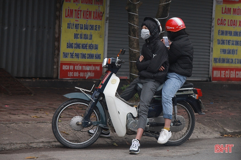 Người Hà Tĩnh co ro trong tiết trời rét đậm đầu năm