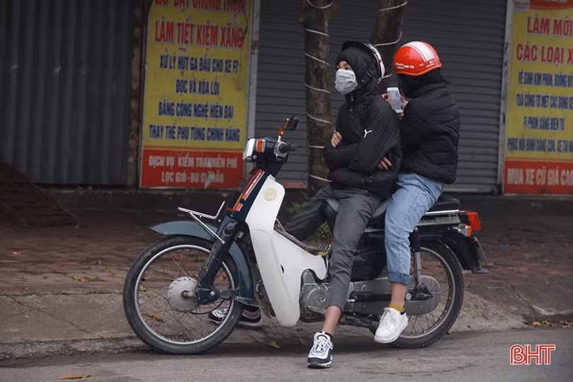 Người Hà Tĩnh co ro trong tiết trời rét đậm đầu năm