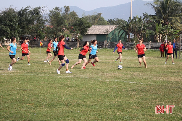 Lộc Hà khai mạc giải bóng đá nữ mừng Đảng, mừng Xuân