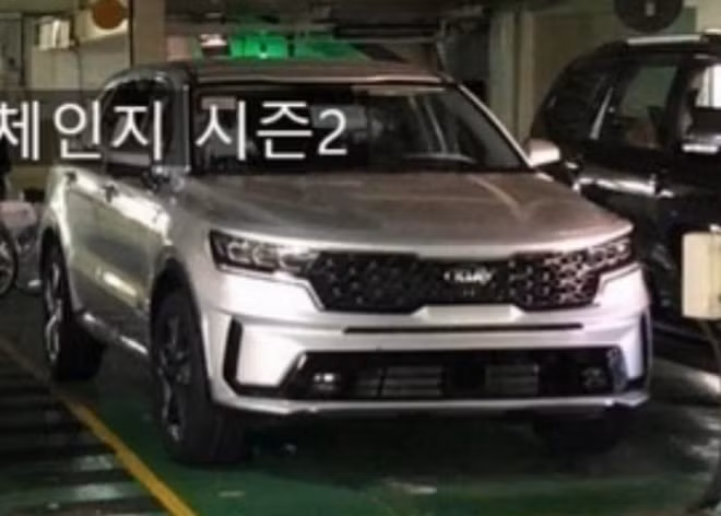 Rò rỉ hình ảnh Kia Sorento 2021 trước ngày ra mắt