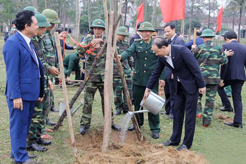 Lãnh đạo Hà Tĩnh tham gia trồng cây đầu xuân Canh Tý tại các địa phương