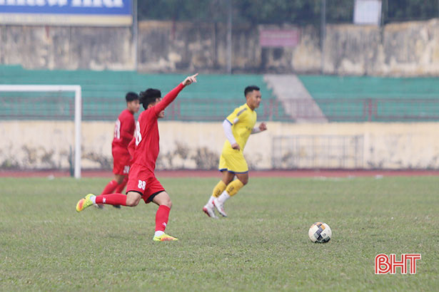 Giao hữu với SLNA, Hồng Lĩnh Hà Tĩnh thất bại không bàn gỡ