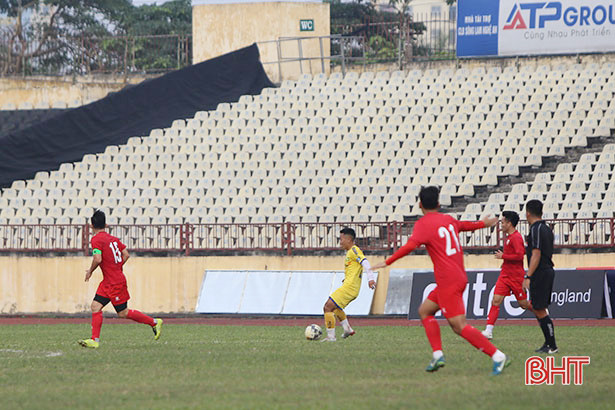 Giao hữu với SLNA, Hồng Lĩnh Hà Tĩnh thất bại không bàn gỡ