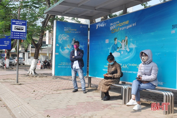 Người dân Hà Tĩnh chủ động đeo khẩu trang nơi công cộng phòng virus Corona