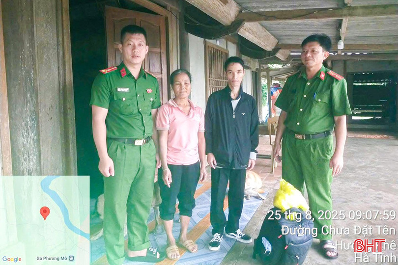 ប៉ូលីសឃុំ Dong Loc បាននាំលោក Viet ត្រឡប់ទៅផ្ទះវិញ មុនពេលដែលខ្យល់ព្យុះបក់បោក។ bqbht_br_t8.jpg