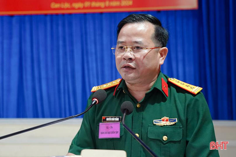 Đại tá Nguyễn Xuân Thắng - Chỉ huy trưởng Bộ CHQS tỉnh ghi nhận, đánh giá cao công tác tổ chức chuẩn bị và thực hành diễn tập của huyện Can Lộc. c3.jpg