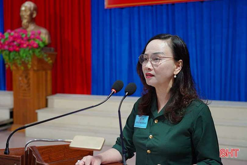 Bí thư Huyện ủy Đặng Thị Quỳnh Diệp phát biểu khai mạc. dt2.jpg
