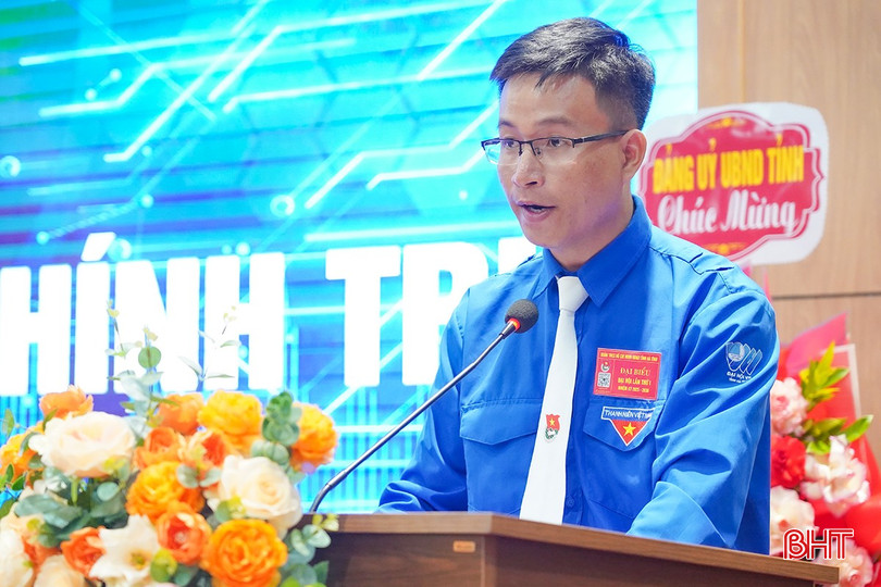 Phó Bí thư Đoàn TNCS Hồ Chí Minh UBND tỉnh Lê Long Khánh trình bày báo cáo chính trị tại đại hội. bqbht_br_d3.jpg