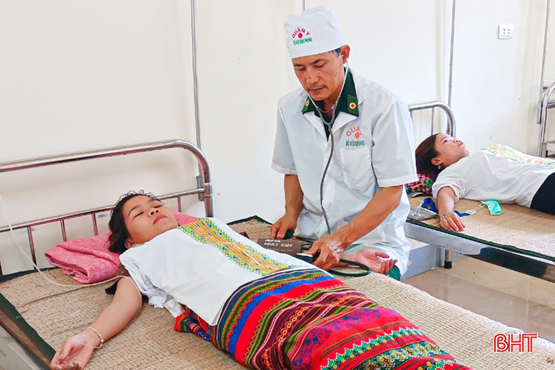 Thiếu tá Nguyễn Đức Long là cán bộ quân y tận tâm. bqbht_br_l3.jpg