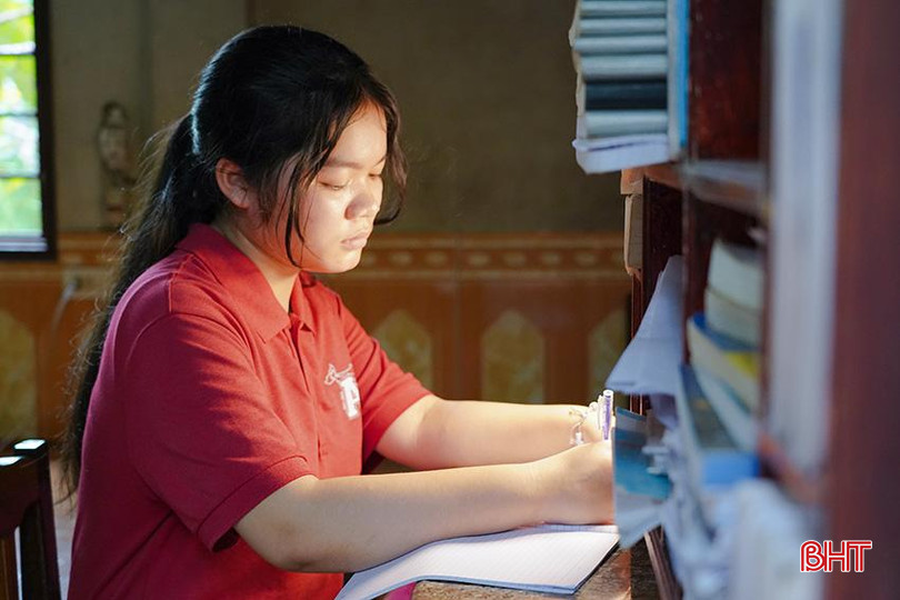 Những thành tích của Quỳnh Như đa phần do tinh thần tự học. qn2.jpg