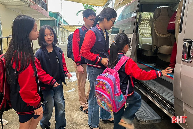 Học sinh sử dụng xe đưa đón tại Trường Hội nhập quốc tế iSchool Hà Tĩnh. bqbht_br_x6.jpg