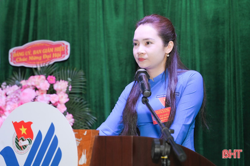 Bí thư Đoàn trường Đại học Hà Tĩnh Cù Thị Nhung khai mạc đại hội. bqbht_br_a1.jpg