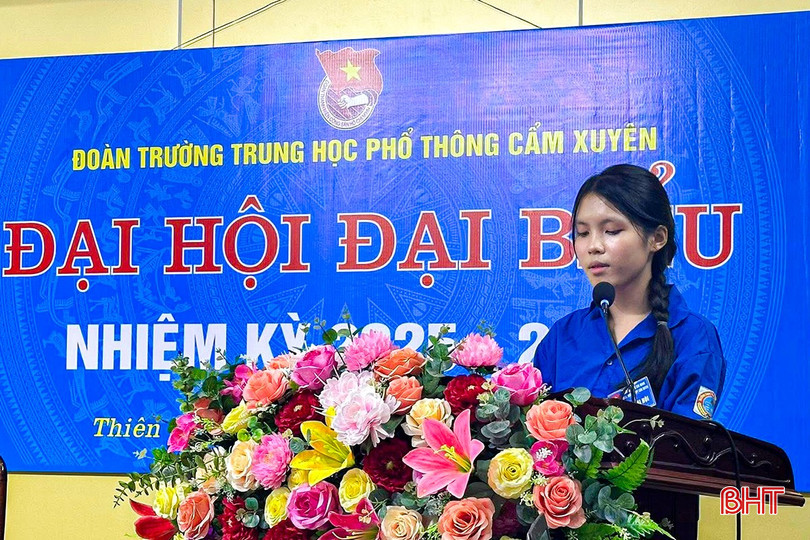 Em Hoàng Quỳnh Anh tham luận tại Đại hội Đại biểu Đoàn trường nhiệm kỳ 2025–2026 về vấn đề phát huy vai trò đoàn viên. bqbht_br_s3.jpg