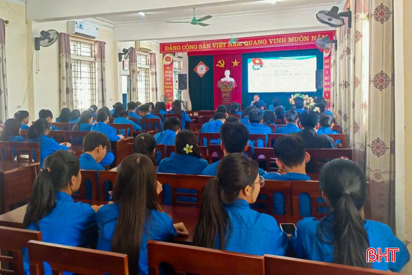 Đoàn Trường THPT Hương Sơn tổ chức tập huấn nâng cao kỹ năng hoạt động Đoàn và phong trào thanh niên dành cho các cán bộ lớp, chi đoàn, chi hội. bqbht_br_s2.jpg