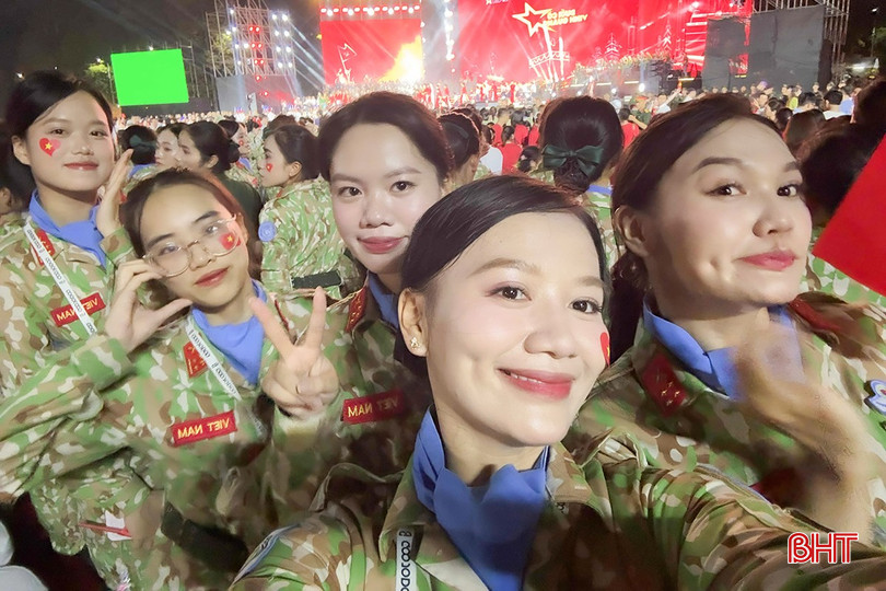 Gen Z ở sự kiện A80 đã và đang tạo nên một bản hòa âm mới giữa “concert lịch sử”. bqbht_br_z4.jpg