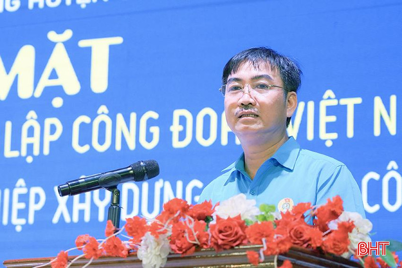 Chủ tịch LĐLĐ huyện Phan Anh trình bày diễn văn khai mạc. 2.jpg