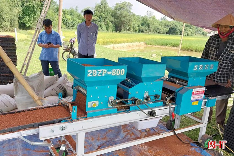 HTX đầu tư các loại máy móc, góp phần cơ giới hoá quy trình sản xuất. tn7.jpg