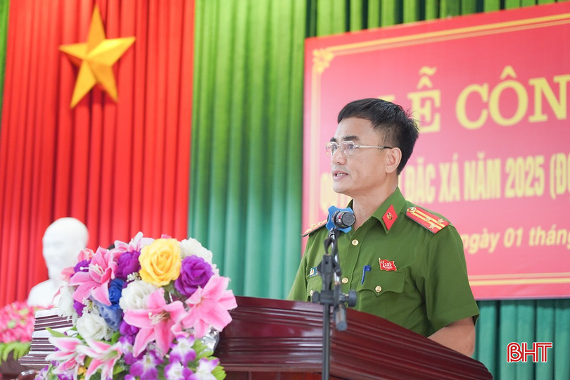Thượng tá Trần Quốc Hải - Phó Giám thị Trại giam Xuân Hà công bố quyết định đặc xá năm 2025 của Chủ tịch nước. bqbht_br_x2.jpg