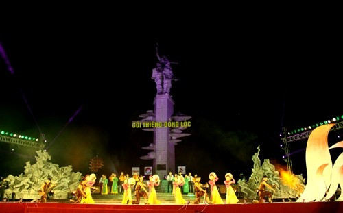 Chương trình nghệ thuật “Cõi thiêng Đồng Lộc” ảnh 6 Chương trình nghệ thuật “Cõi thiêng Đồng Lộc” ảnh 6