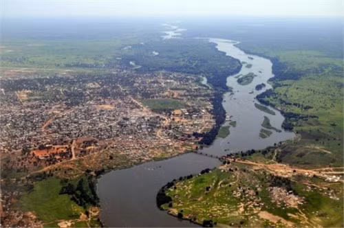 1. Sông Nile có độ dài 6.650 km, chảy qua Ai Cập, Nam Sudan, Uganda và Ethiopia.