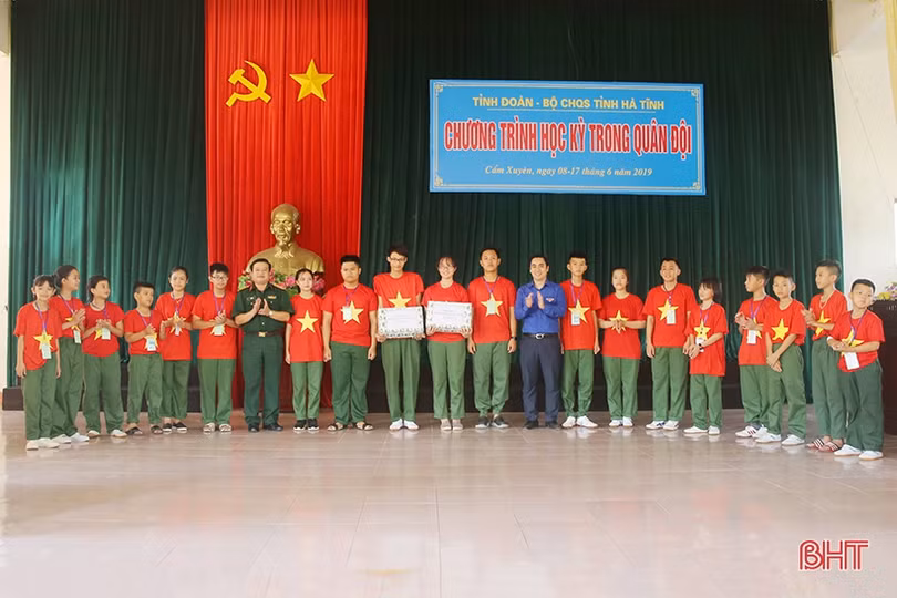 Học sinh Hà Tĩnh trưởng thành qua trải nghiệm môi trường quân ngũ