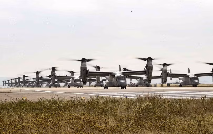 40 máy bay đắt hơn F-35 của lính thủy đánh bộ Mỹ diễu binh “Voi đi bộ” hoành tráng