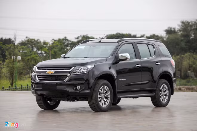 Ô tô ồ ạt giảm giá trong tháng 6, thời điểm tốt mua xe mới